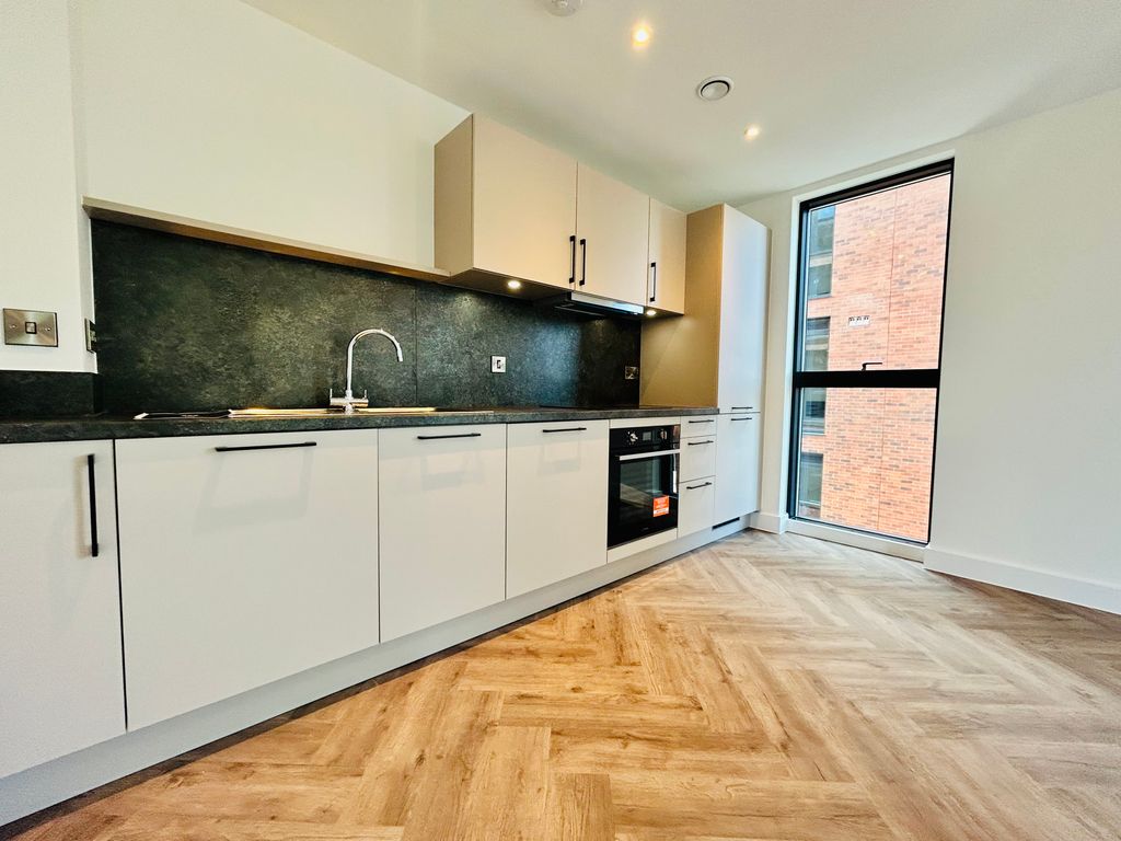 Property photo 3 of 7 Kitchen
