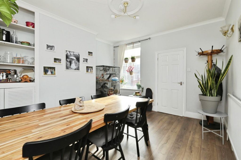 Property photo 3 of 18 Dining Room