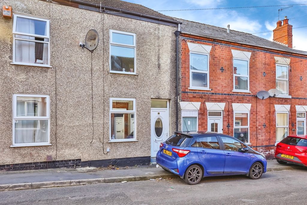 Property photo 2 of 17