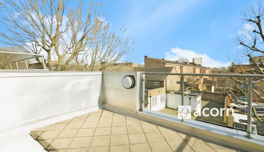 Property photo 1 of 6 Terrace
