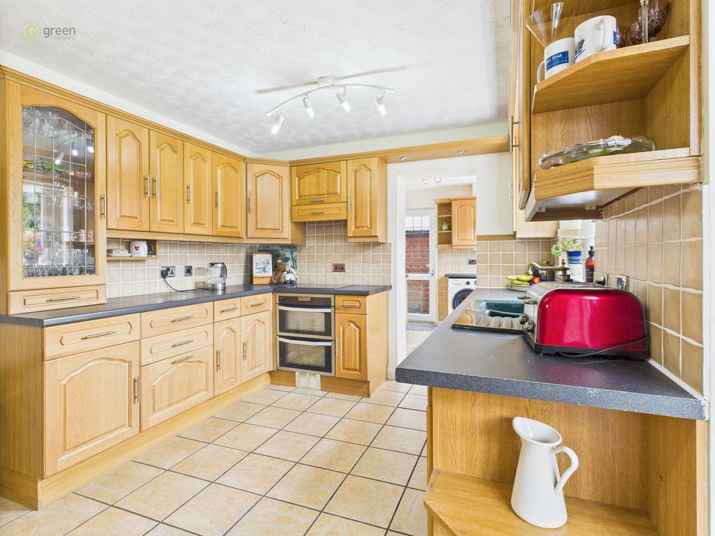 Property photo 2 of 40