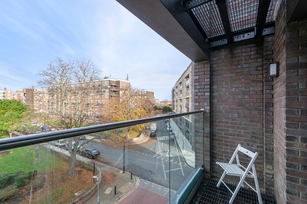 Property photo 2 of 8