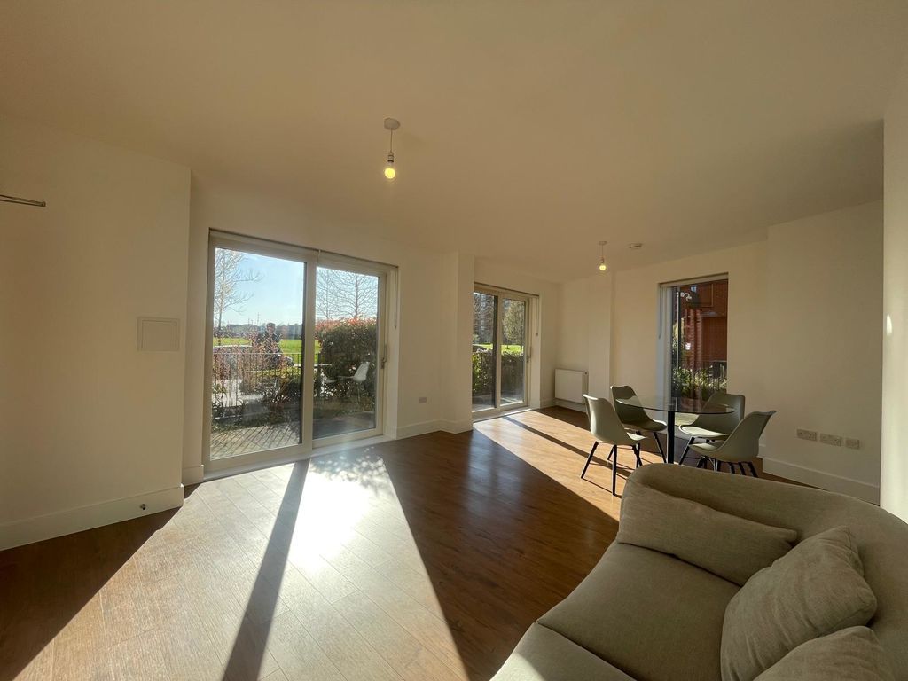 Property photo 2 of 12 Photo 6