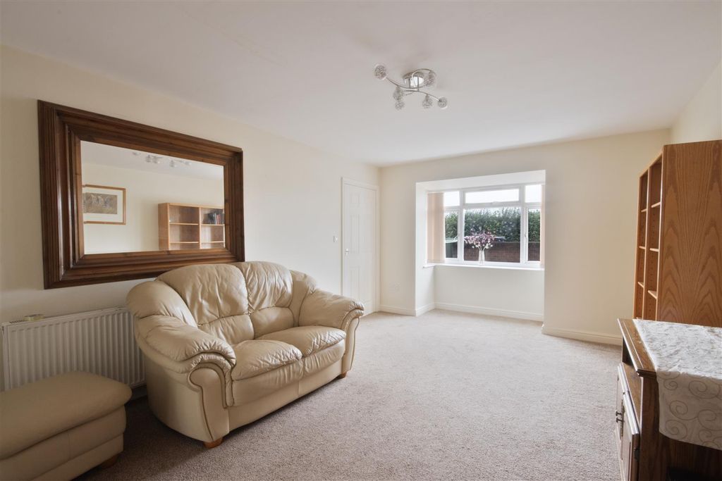 Property photo 2 of 17 Living Room
