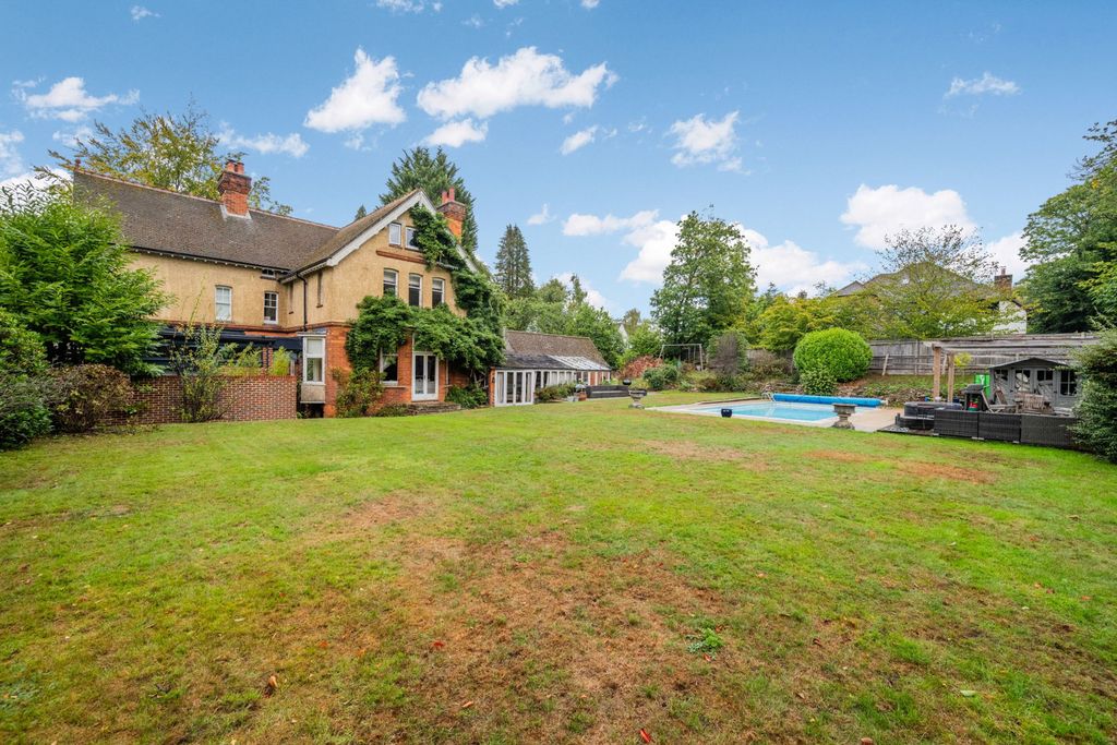 Property photo 1 of 24