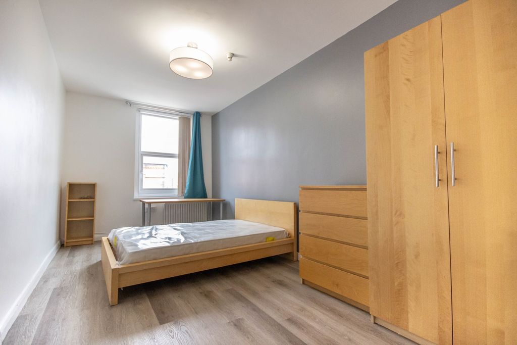 Property photo 3 of 19 3