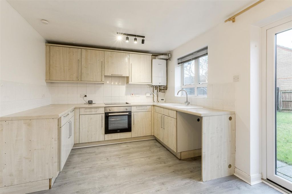 Property photo 2 of 10 Cotswold Drive Kitchen