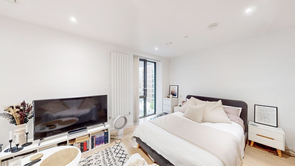 Property photo 3 of 23