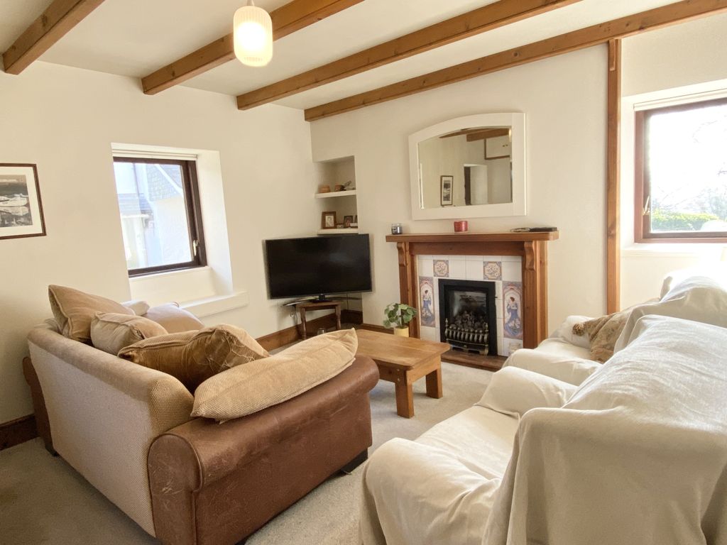 Property photo 3 of 9 Gallery