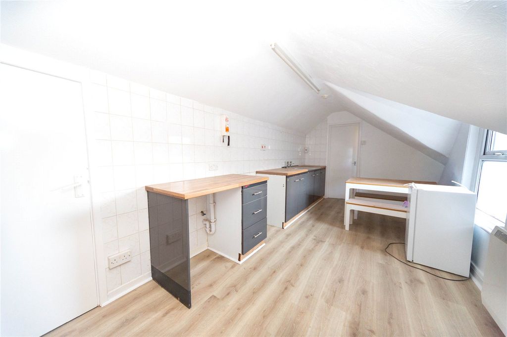 Property photo 2 of 12 Picture No. 06