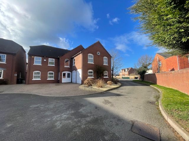 Property photo 1 of 19 Exterior