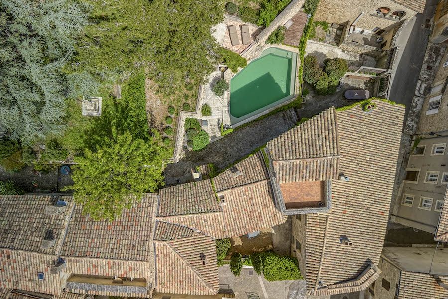 Property photo 2 of 30