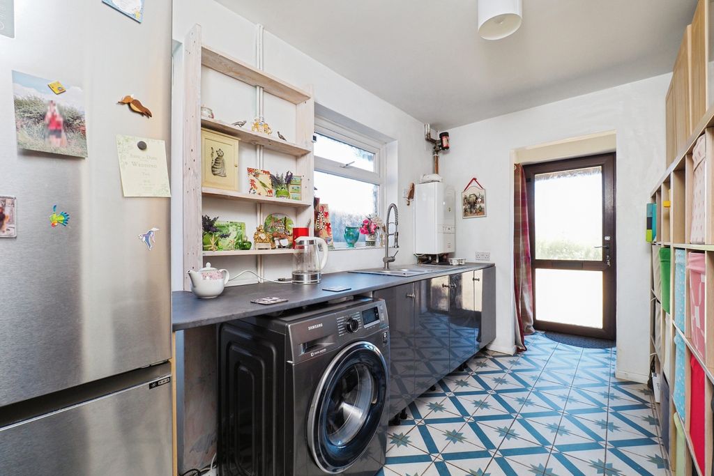 Property photo 2 of 15 Utility Room