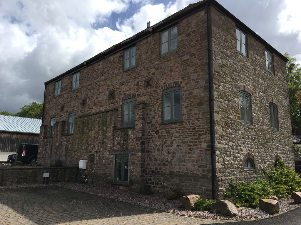 Property photo 3 of 4