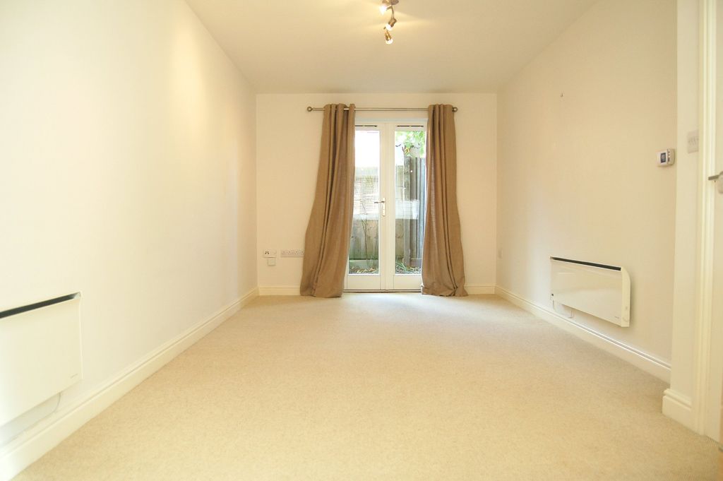 Property photo 3 of 8