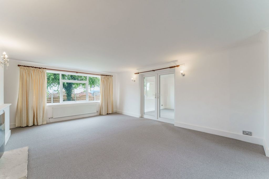 Property photo 2 of 22