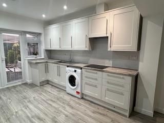 Property photo 3 of 7 Kitchen
