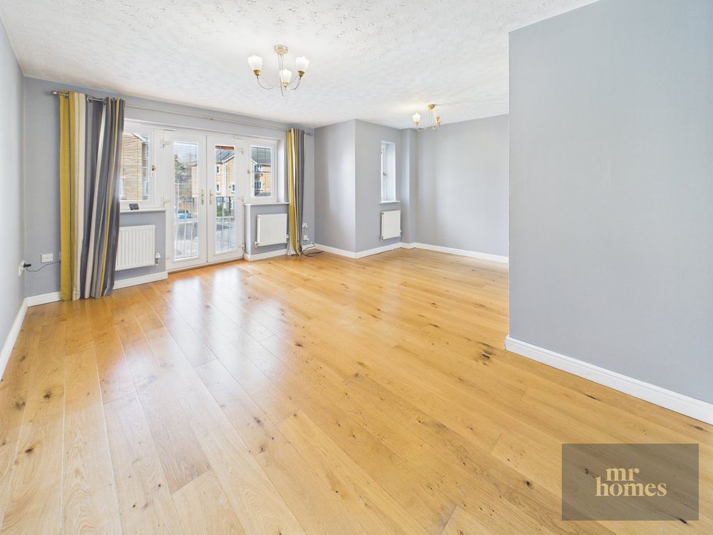 Property photo 2 of 39