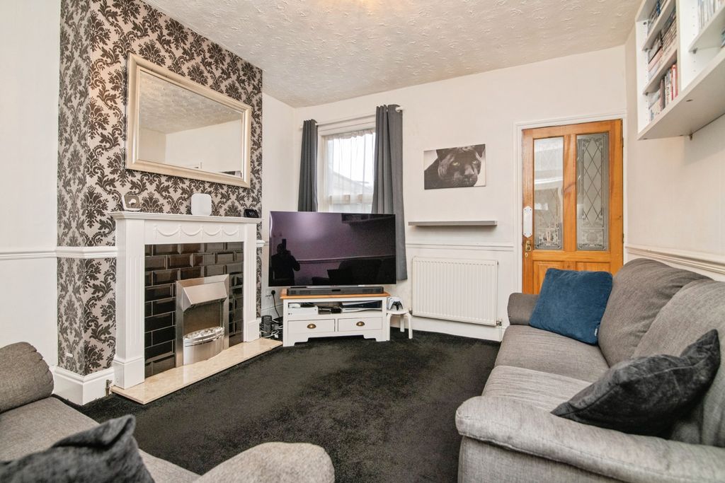 Property photo 2 of 15