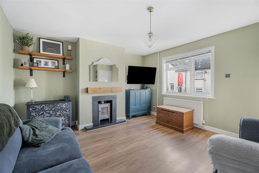 Property photo 2 of 13 2_70528.Jpg