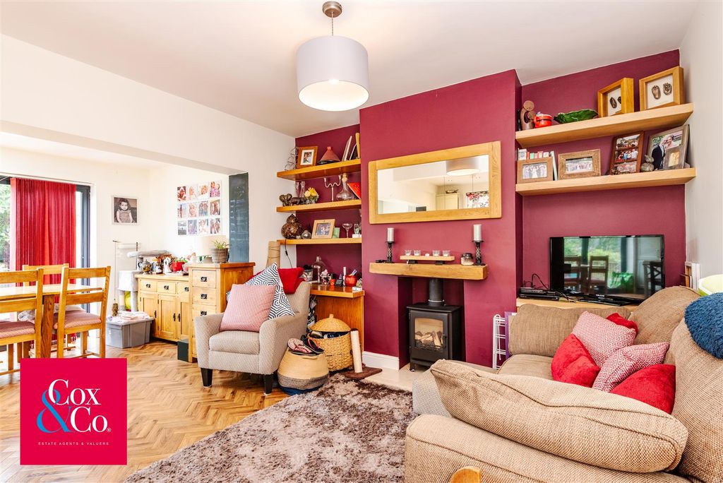Property photo 3 of 18 81M_4934.Jpg