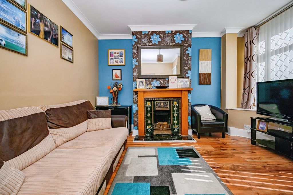 Property photo 3 of 14 Pbox-Img.Jpg