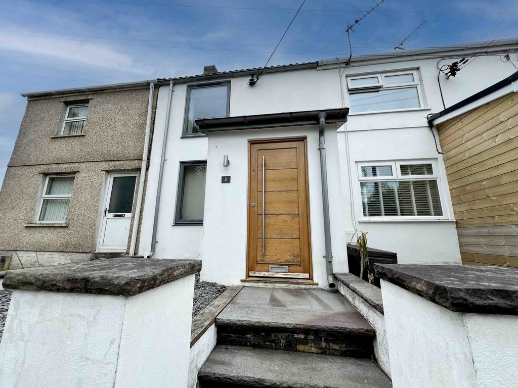 Property photo 1 of 10 2 Bedroom Terraced Cottage For Rent