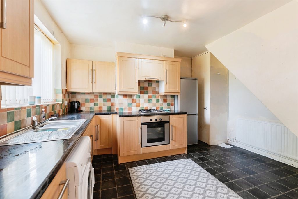 Property photo 2 of 12