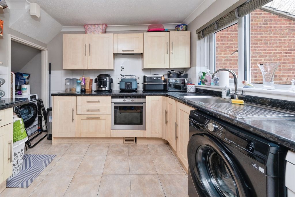 Property photo 3 of 16