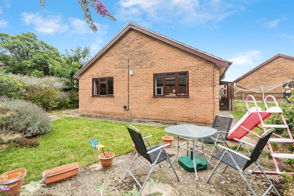 Property photo 2 of 17