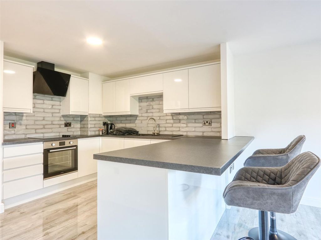 Property photo 2 of 22 Kitchen