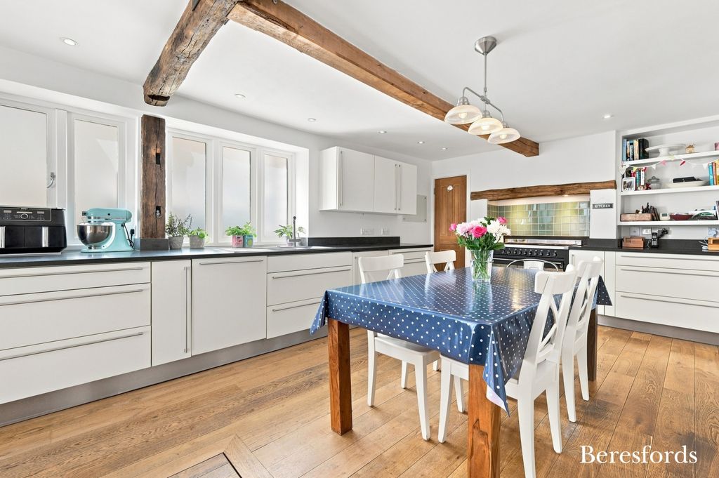 Property photo 2 of 47 Picture No. 42