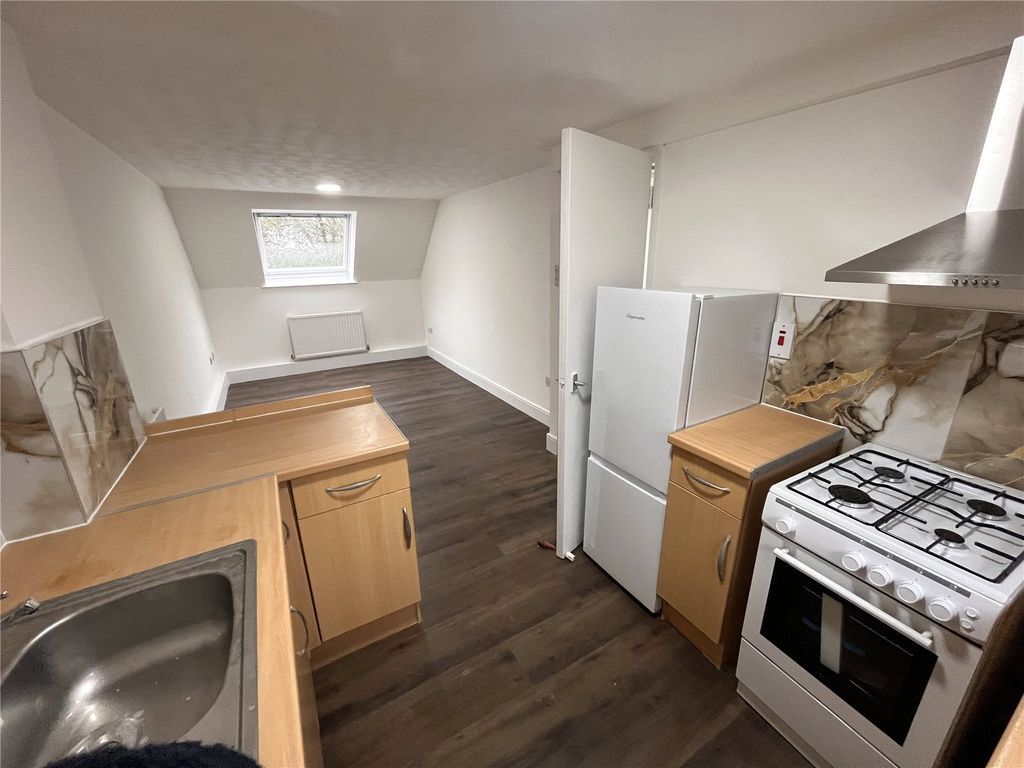 Property photo 3 of 5 Picture No. 04