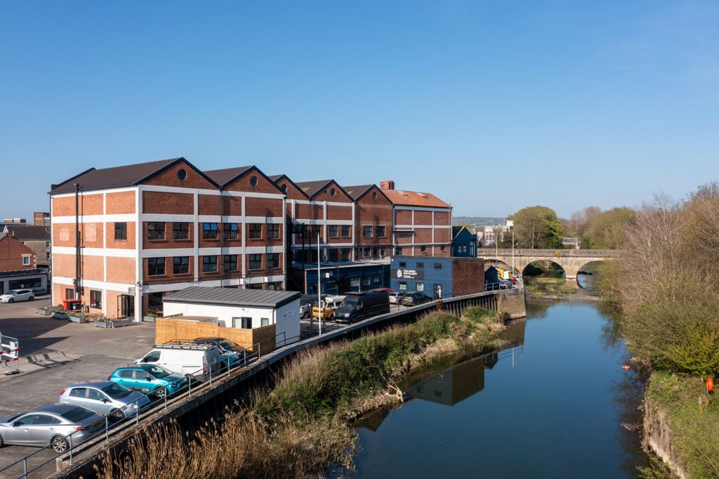 Property photo 3 of 7 Photo 1