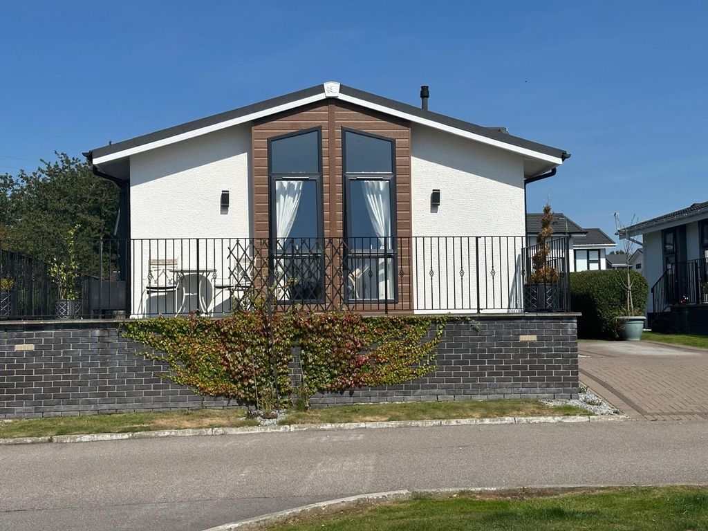 Property photo 1 of 25