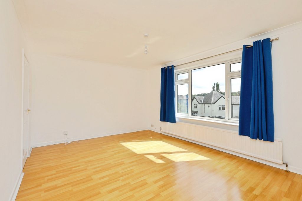 Property photo 3 of 17 Pbox-Img.Jpg
