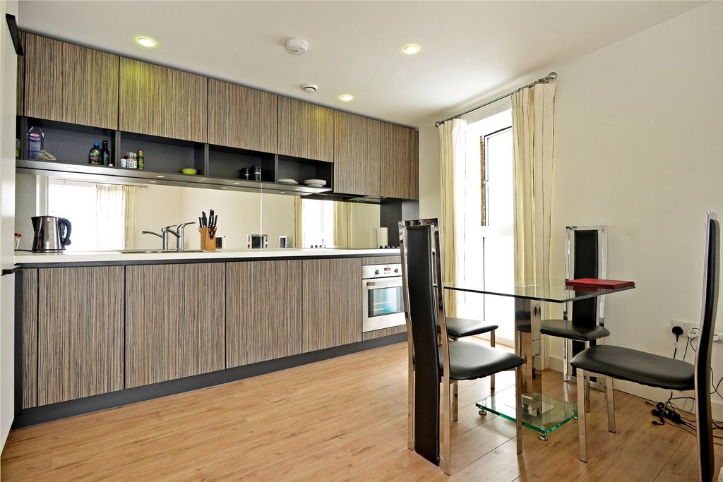 Property photo 2 of 7 Picture No. 15