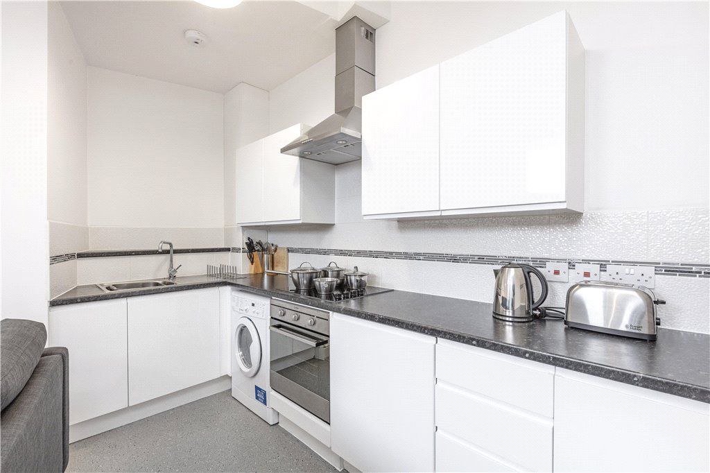 Property photo 2 of 7 Kitchen