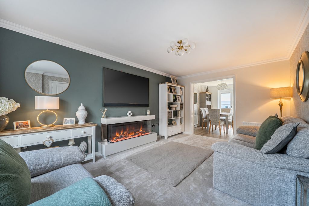 Property photo 2 of 12 14056948697B8F3Ea70d3