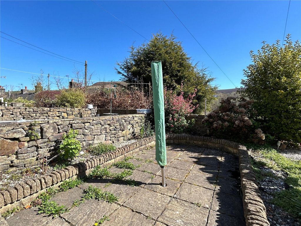 Property photo 3 of 13 Front Garden
