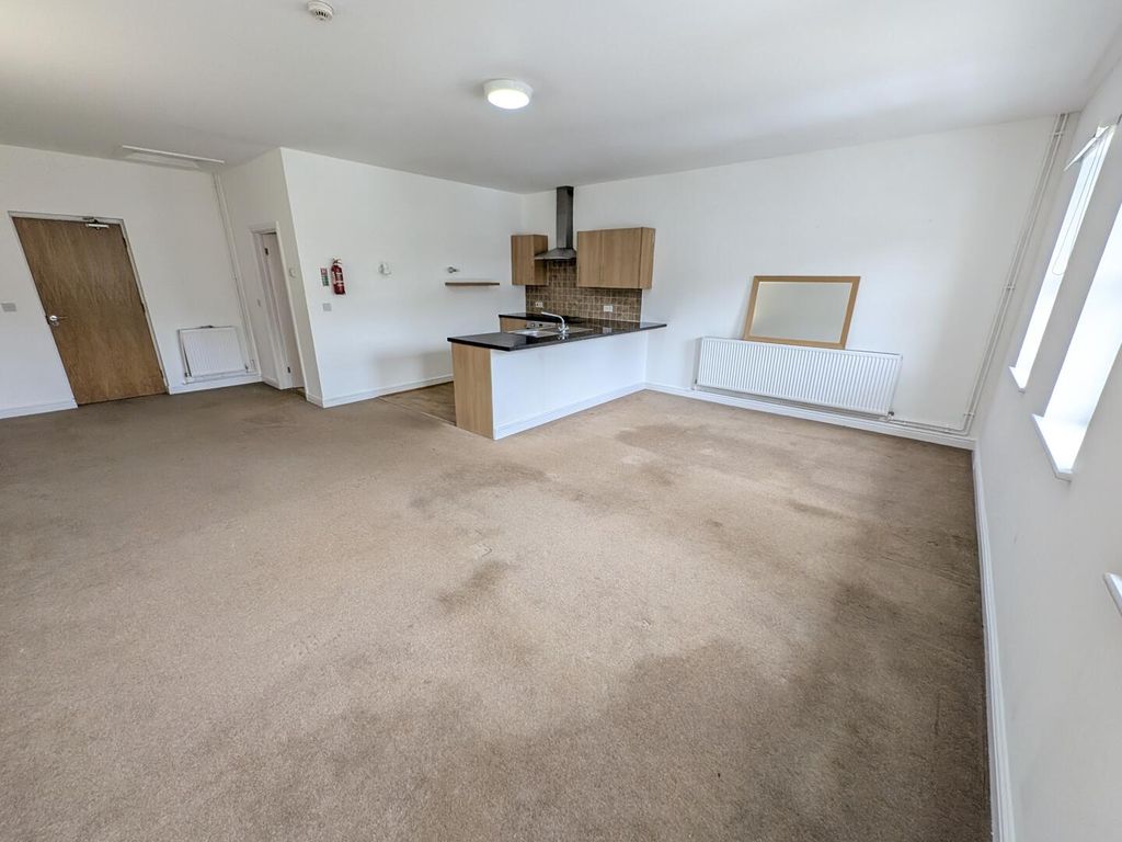 Property photo 3 of 7 Living Room