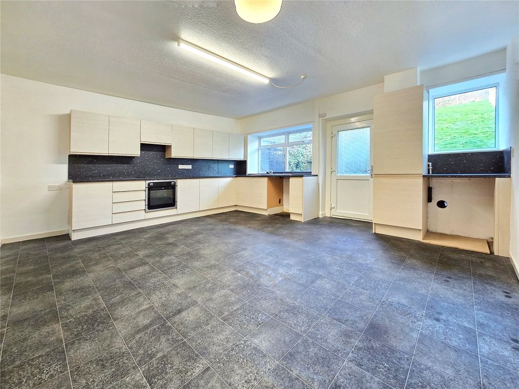 Property photo 3 of 15 Kitchen Dining Room