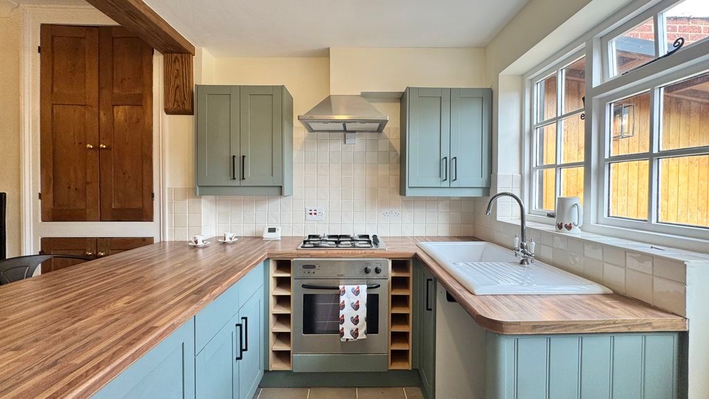 Property photo 3 of 14 Photo 16