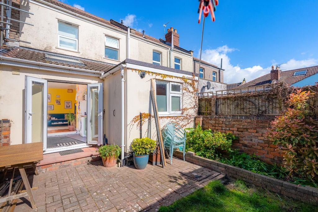 Property photo 3 of 18 Olh03063-Hdr-Edit.Jpg