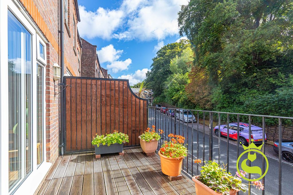 Property photo 3 of 15