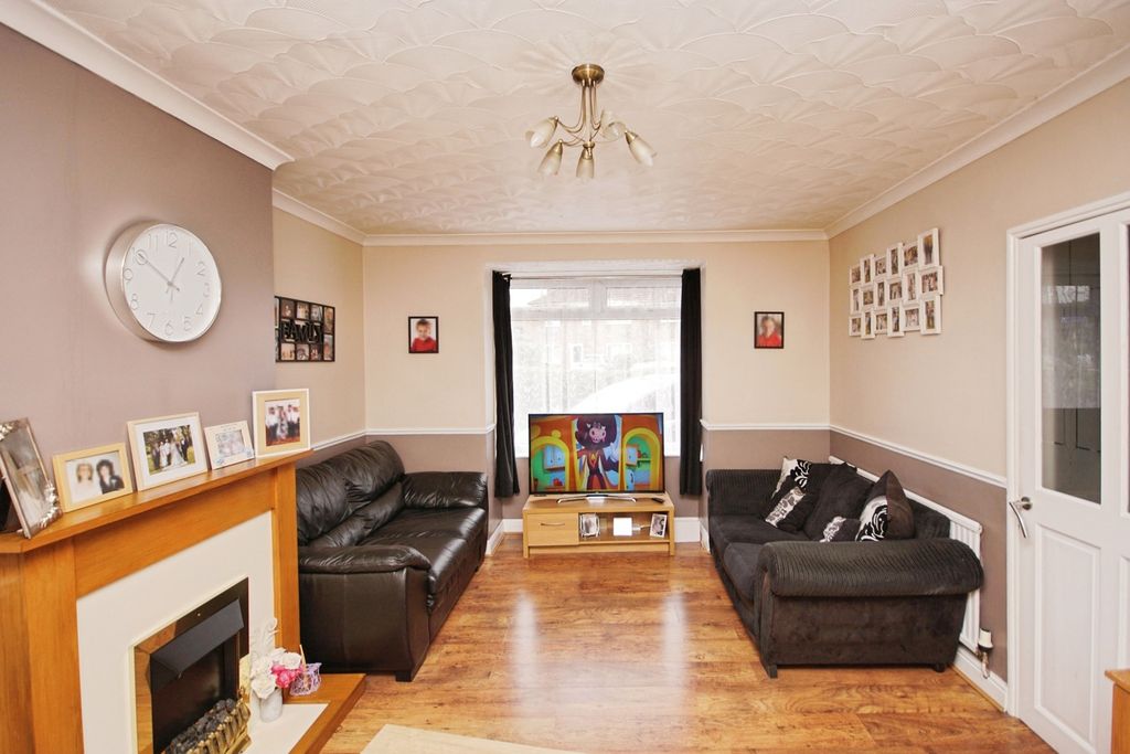 Property photo 2 of 17 Photo