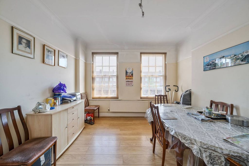 Property photo 1 of 23