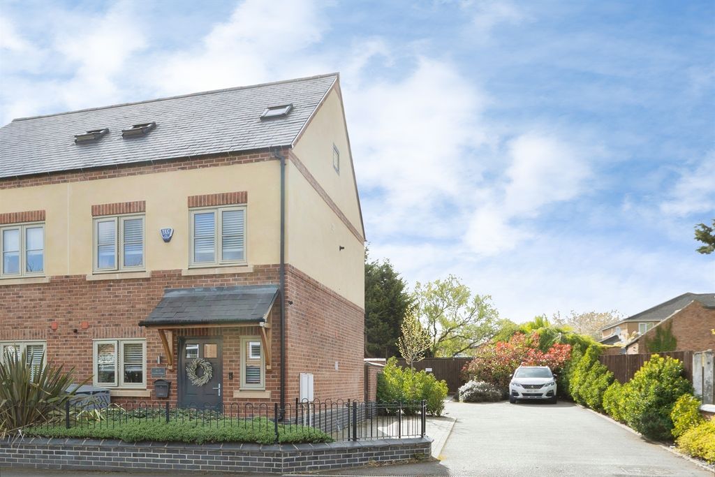 Property photo 2 of 21