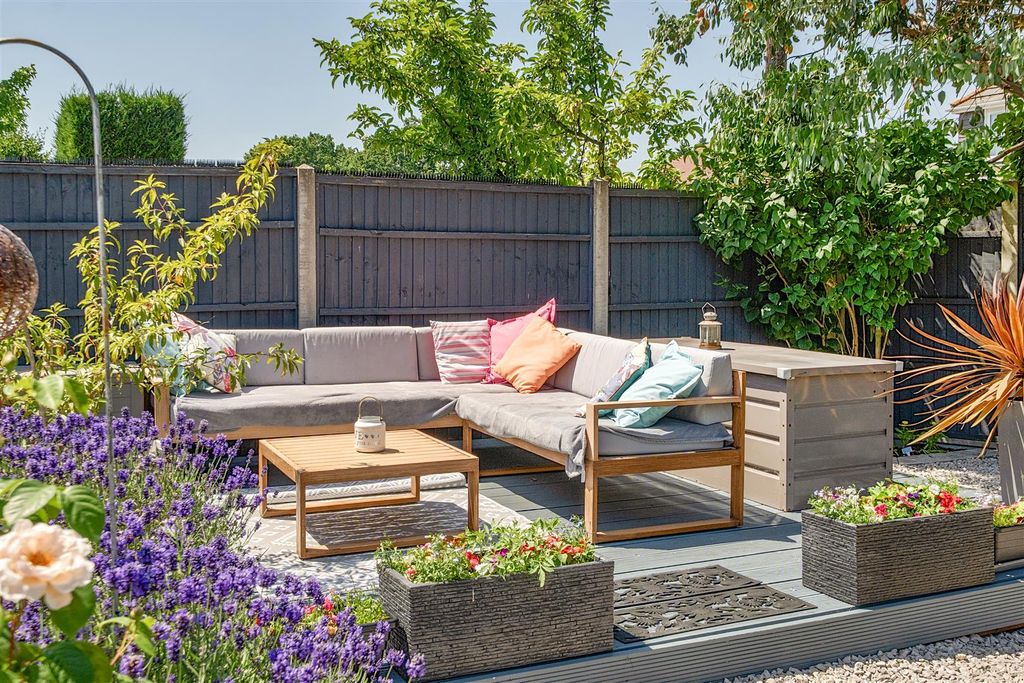 Property photo 1 of 18 Garden Decking.Jpg