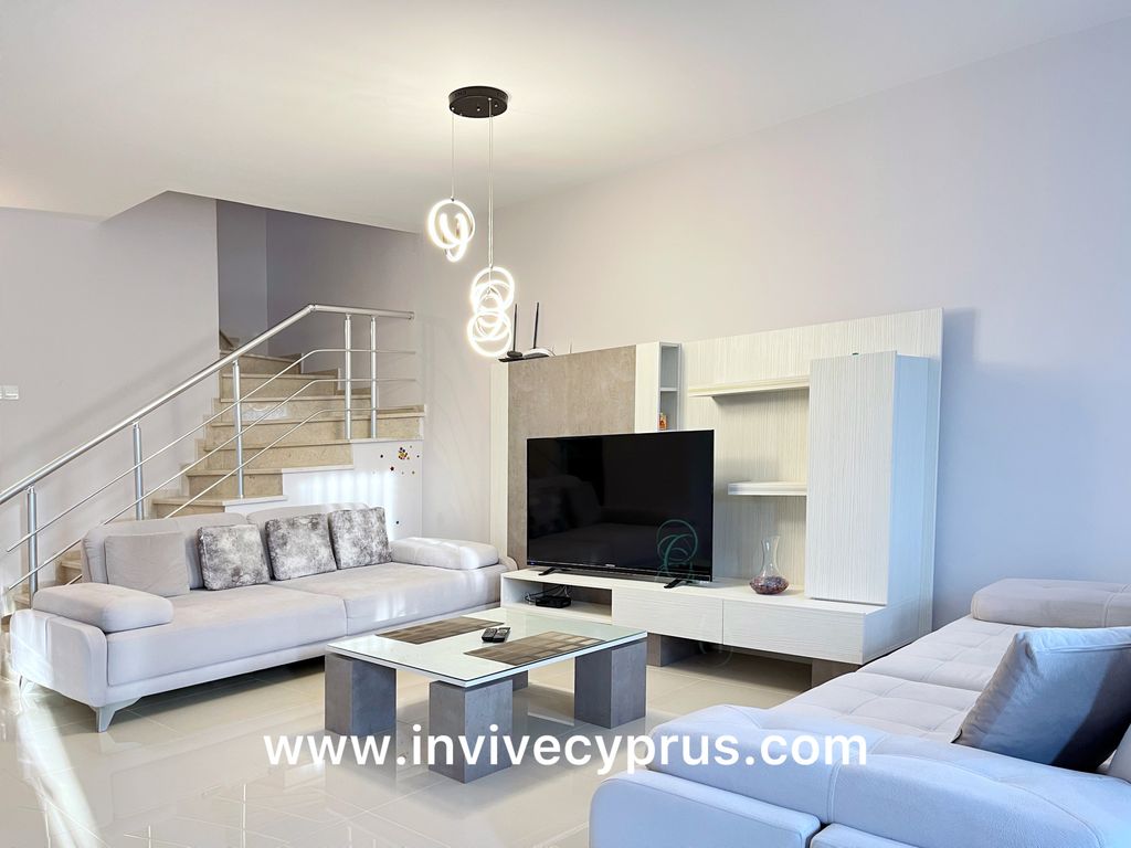 Property photo 3 of 29